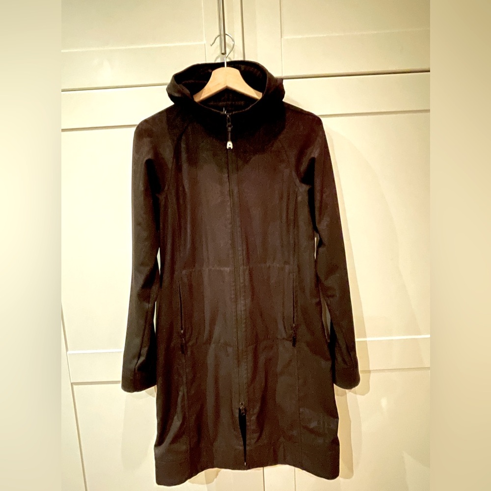 Lululemon Black Apres Yoga Coat Size 6